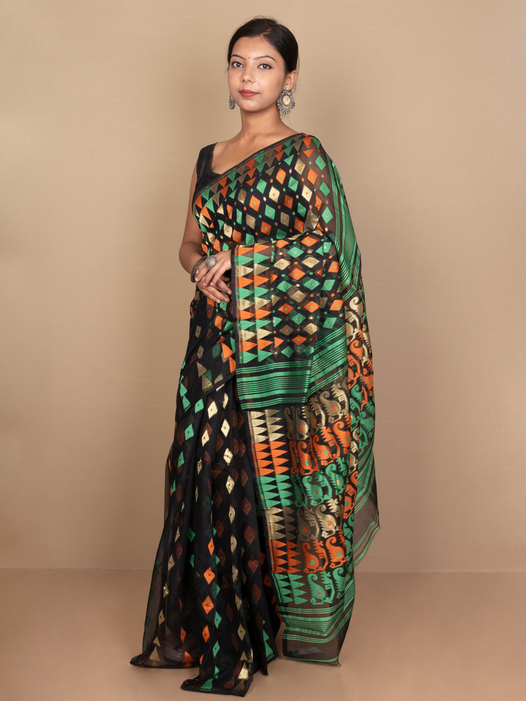 SARIKA Women's Pure Cotton Abstract Design Dhakai Jamdani Saree (Black)
