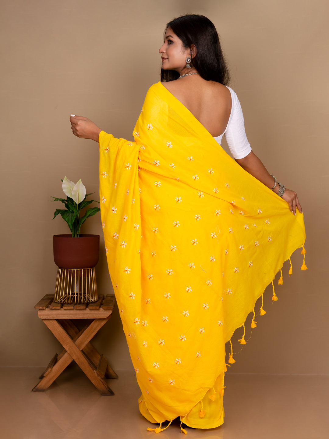 Shuli Woven Yellow Cotton Saree – Floral Design, Lightweight & Comfortable Daily Wear